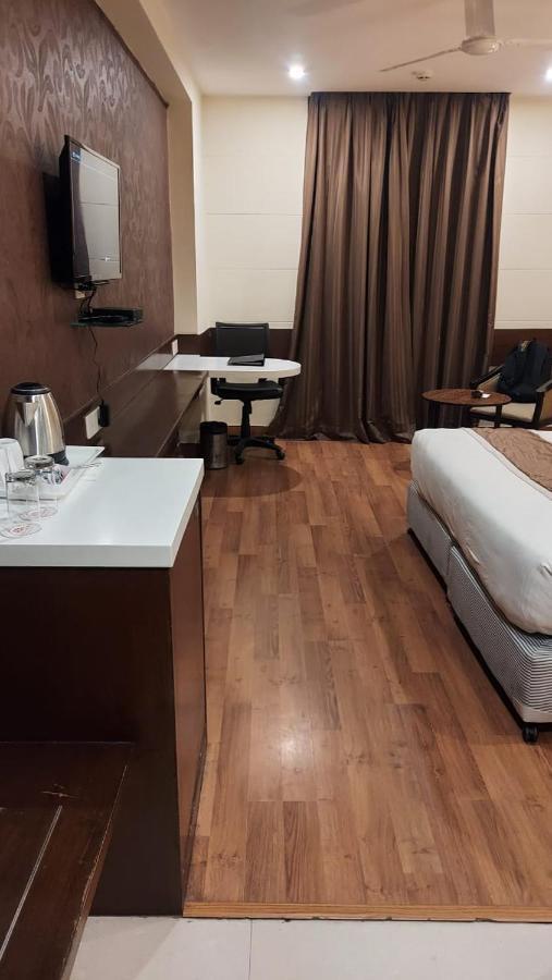 Hotel Casaya Inn Chinhat 外观 照片