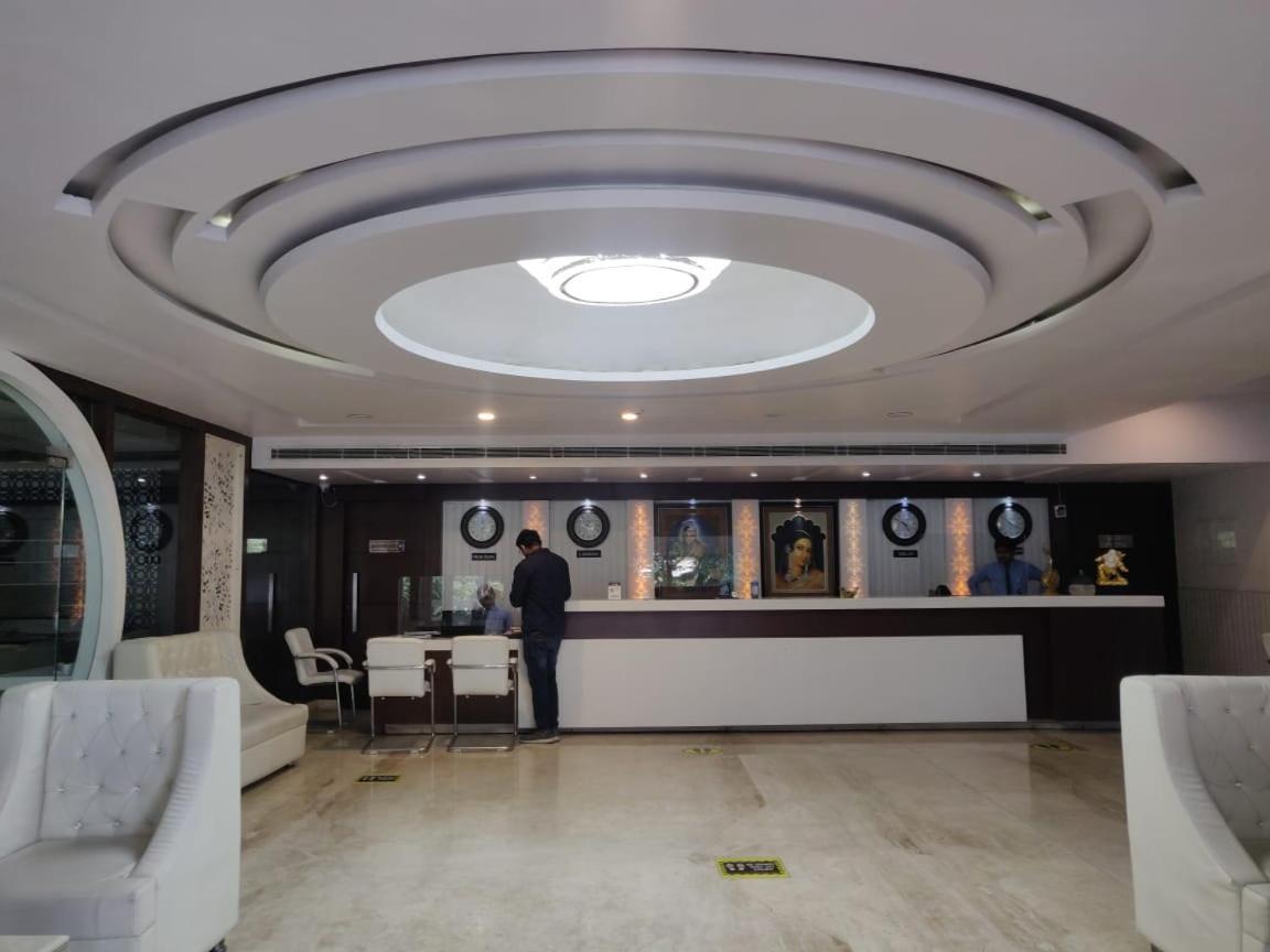 Hotel Casaya Inn Chinhat 外观 照片