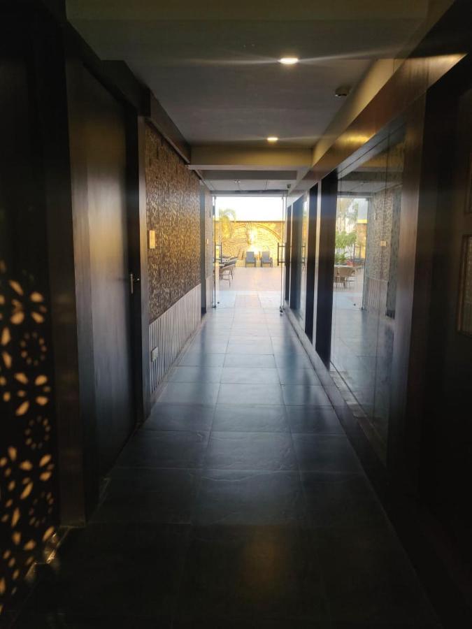 Hotel Casaya Inn Chinhat 外观 照片
