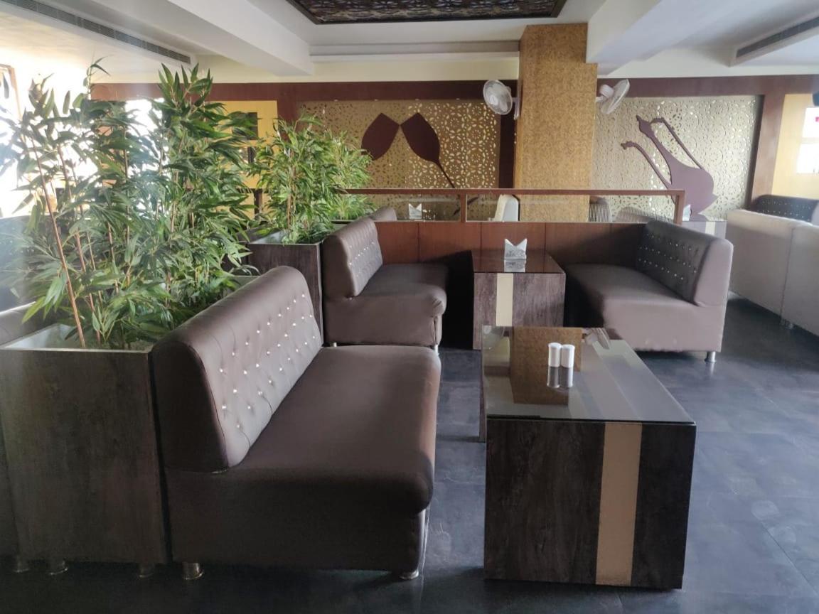 Hotel Casaya Inn Chinhat 外观 照片