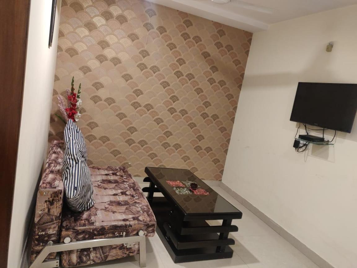Hotel Casaya Inn Chinhat 外观 照片