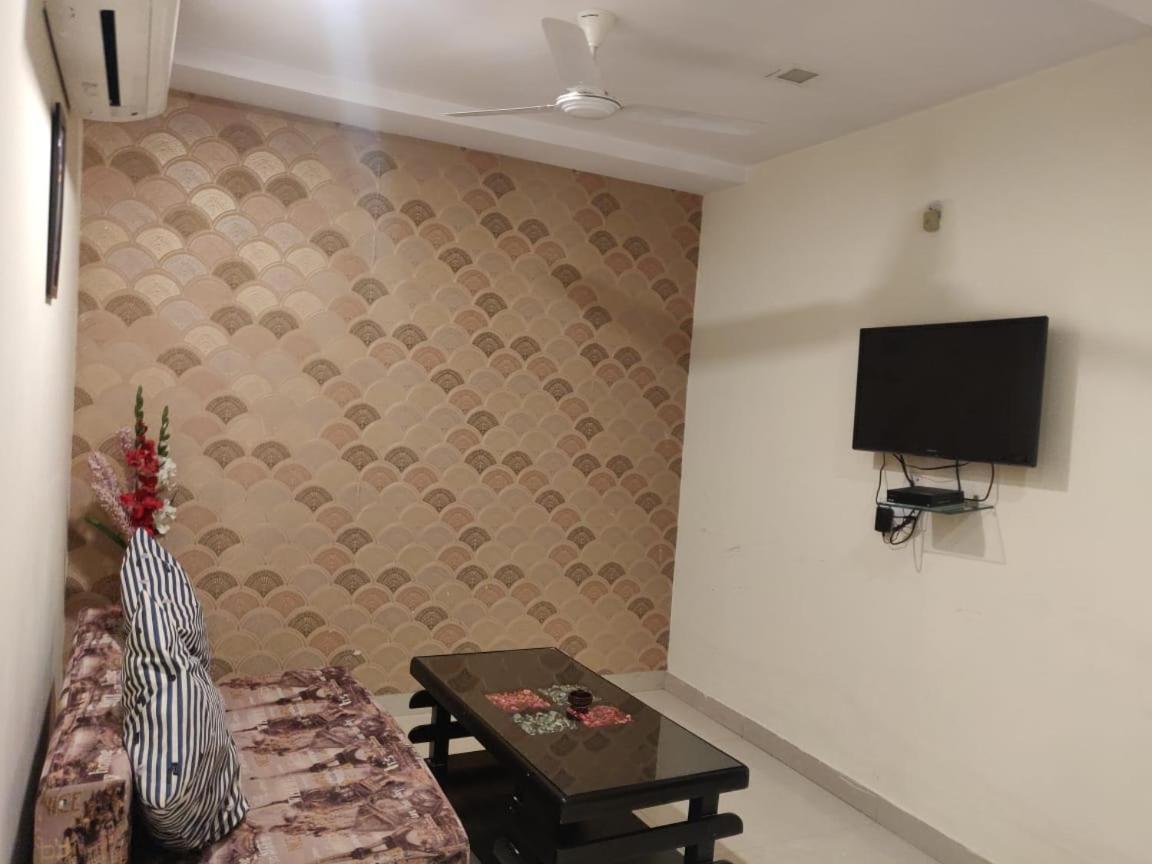 Hotel Casaya Inn Chinhat 外观 照片