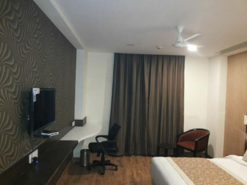 Hotel Casaya Inn Chinhat 外观 照片