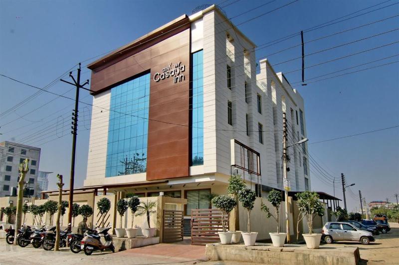 Hotel Casaya Inn Chinhat 外观 照片