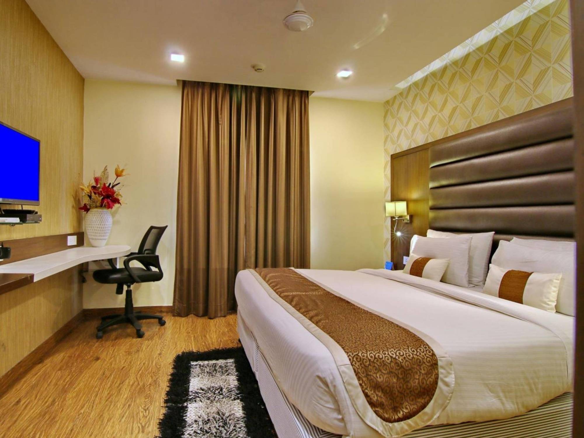 Hotel Casaya Inn Chinhat 外观 照片