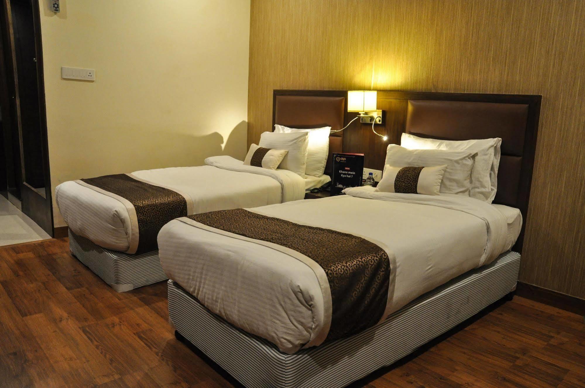 Hotel Casaya Inn Chinhat 外观 照片