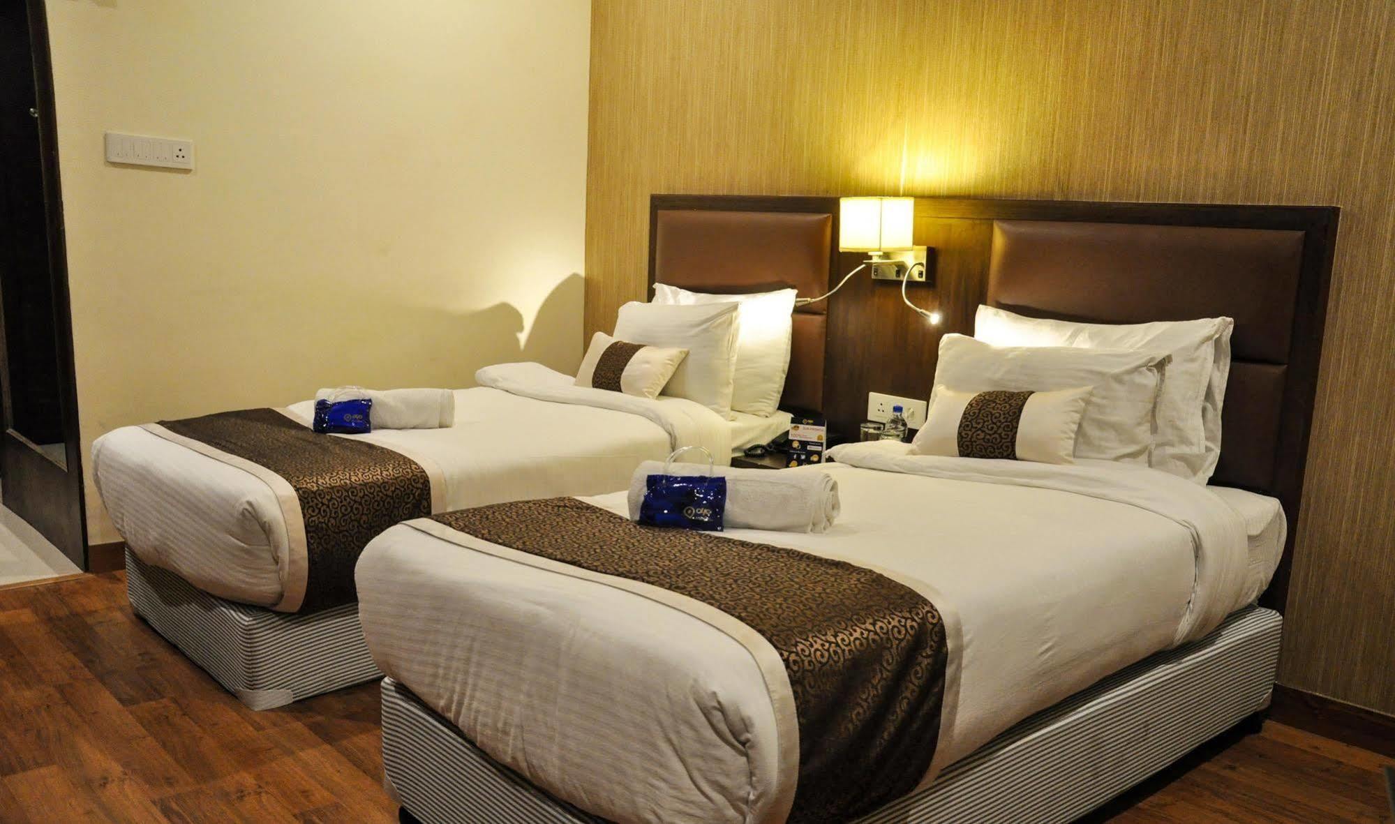 Hotel Casaya Inn Chinhat 外观 照片